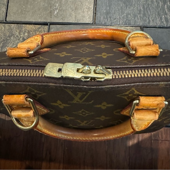 LOUIS VUITTON authentic Monogram Canvas Alma PM handbag - Picture 16 of 16